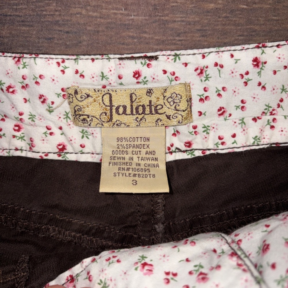Y2K Jalate Low Rise Women's Shorts Size 3 Brown Decorative Buttons - Picture 2 of 7